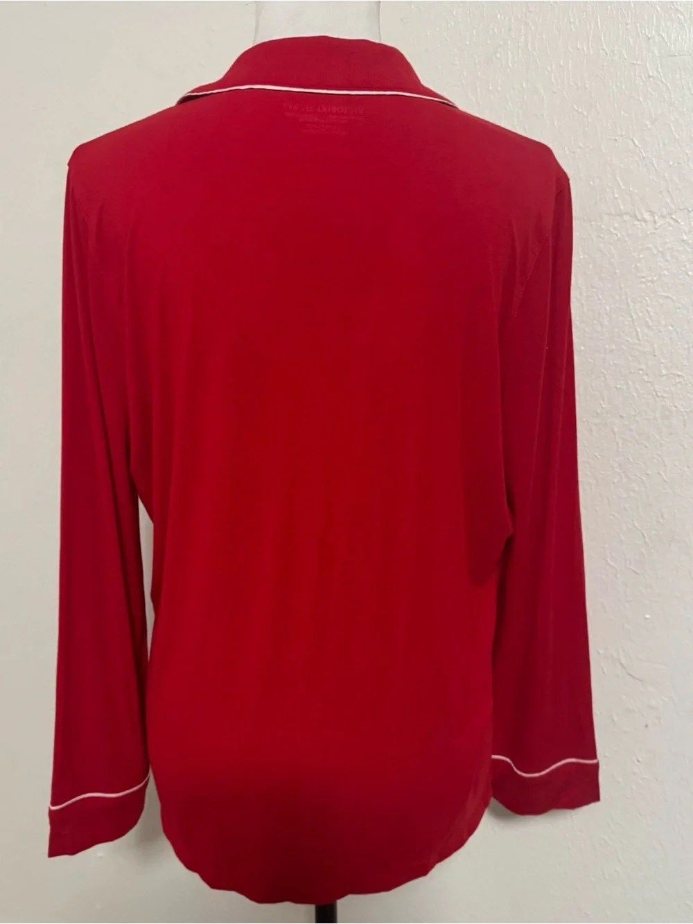 Victoria Secret’s Women Small Soft Long Pajama Set NWT Lipstick Red Bow Accent
